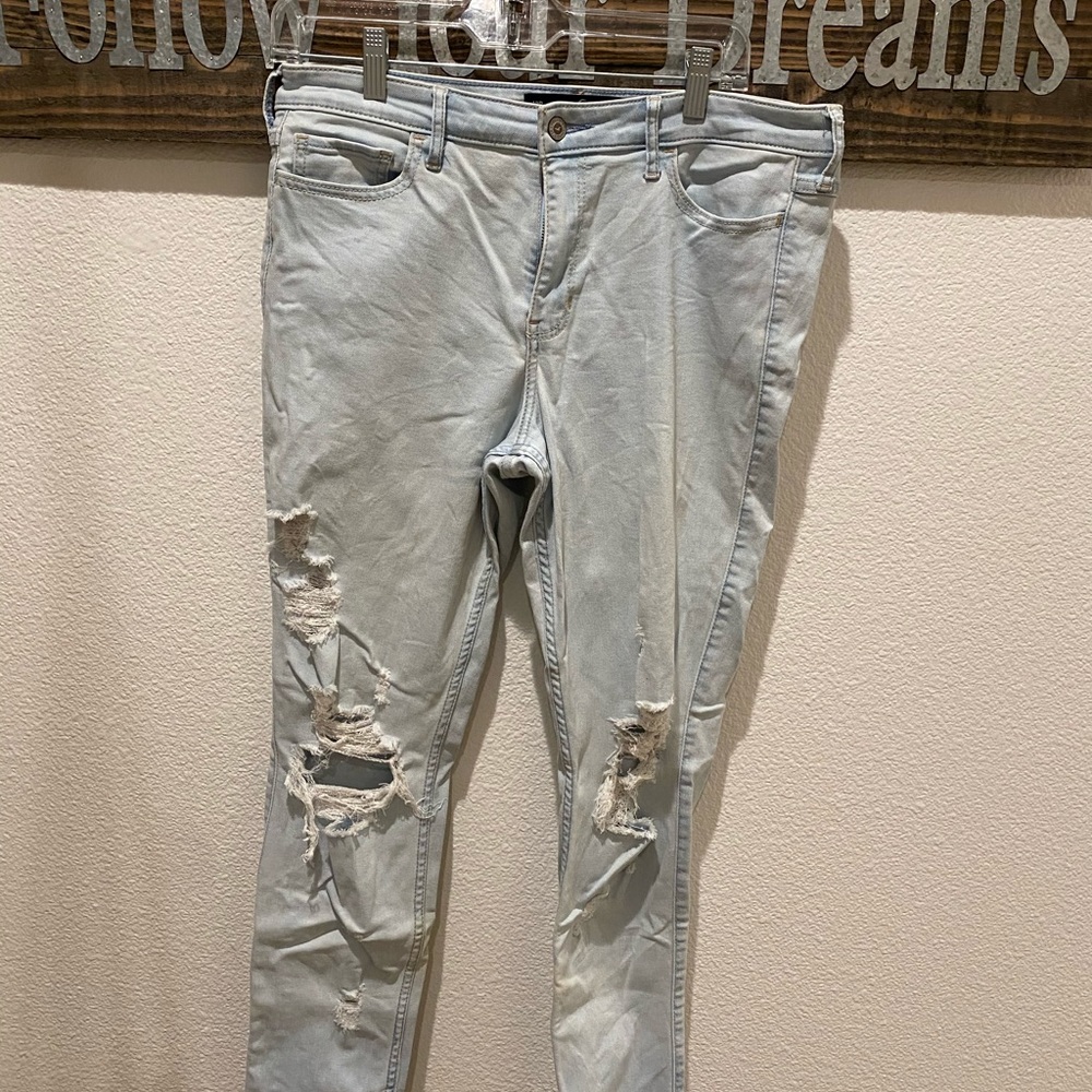 Hollister light wash denim jeans